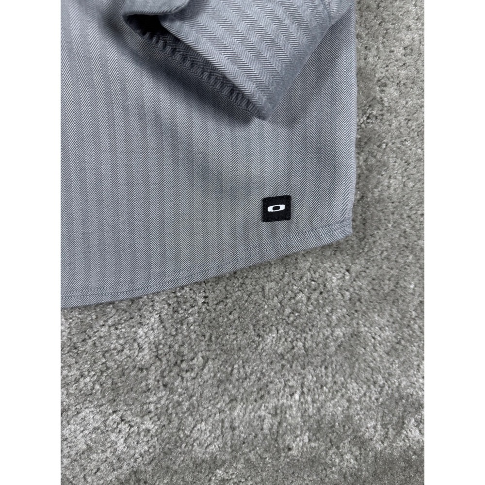 Oakley Mens Grey Herringbone Long Sleeve Roll Tab Button Down Shirt Medium - Picture 3 of 9